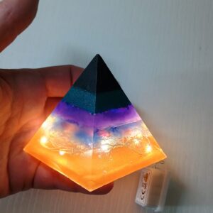 Pyramide LED Lampe - Unikat